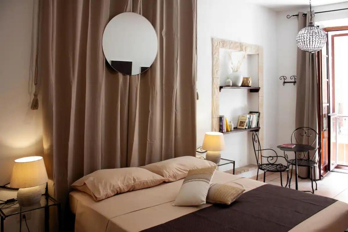 Castello'S Rooms Cagliari Bagian luar foto