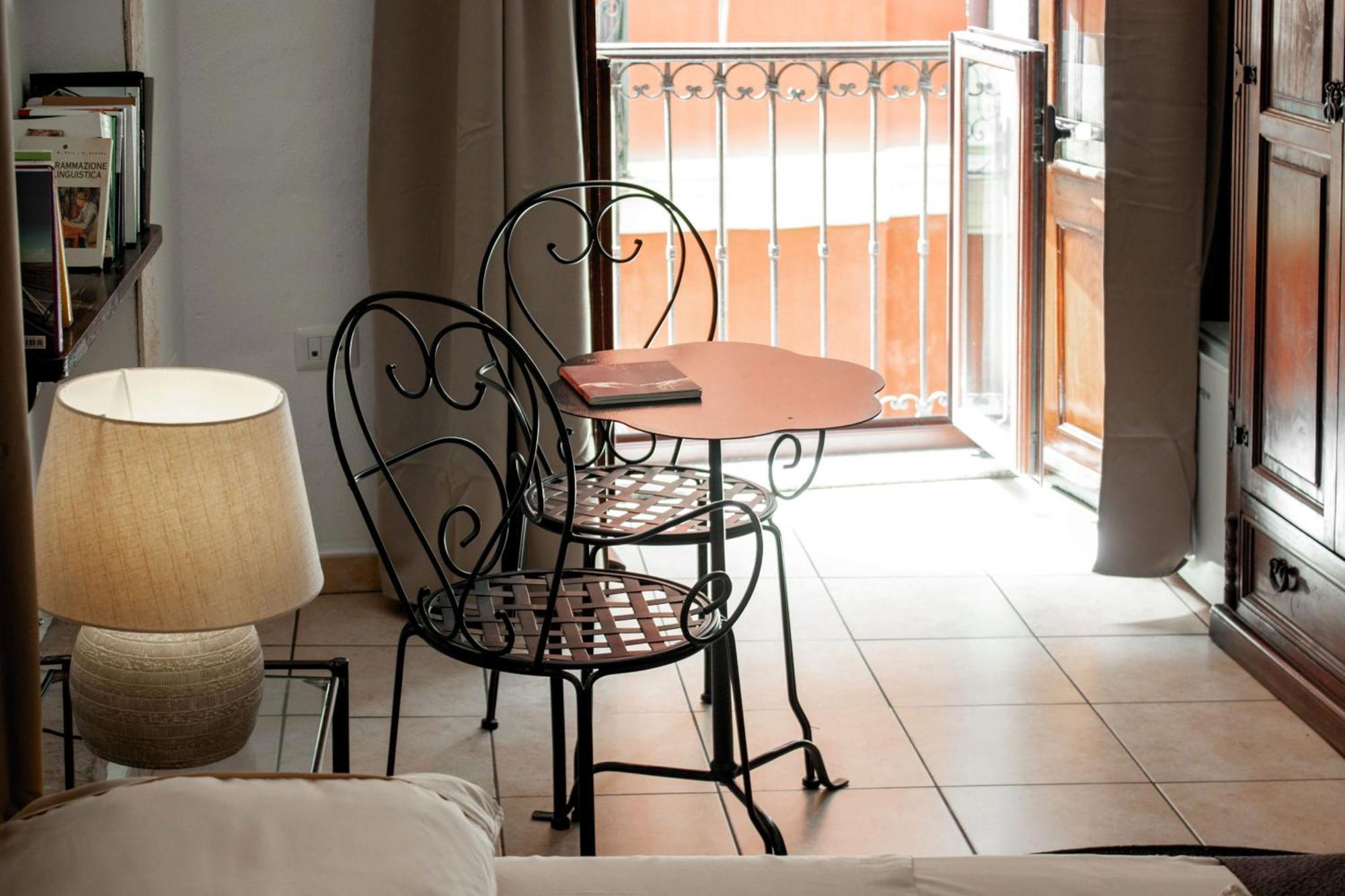 Castello'S Rooms Cagliari Bagian luar foto