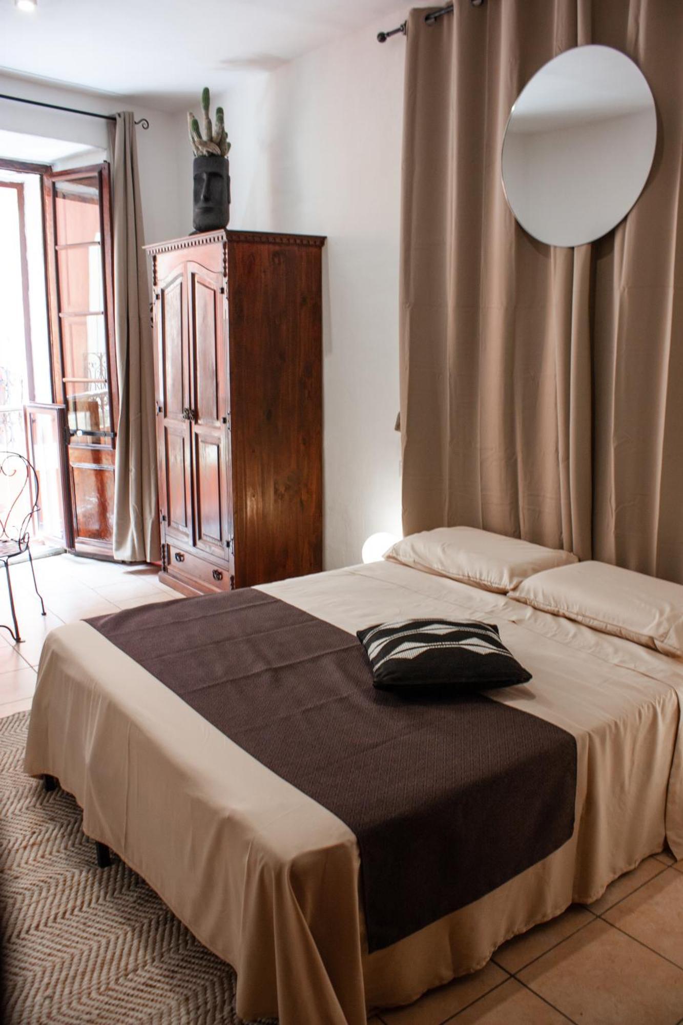 Castello'S Rooms Cagliari Bagian luar foto