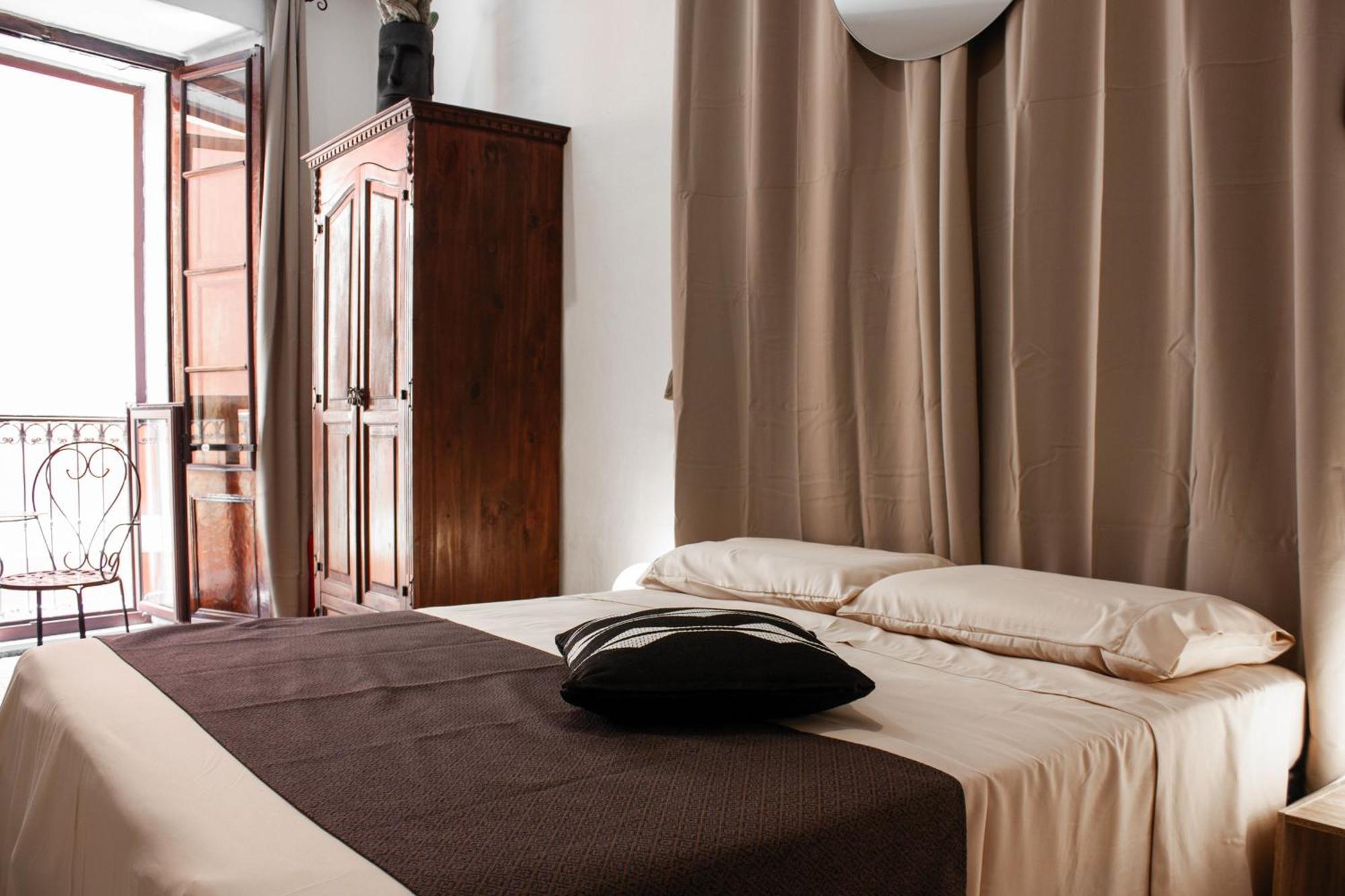 Castello'S Rooms Cagliari Bagian luar foto