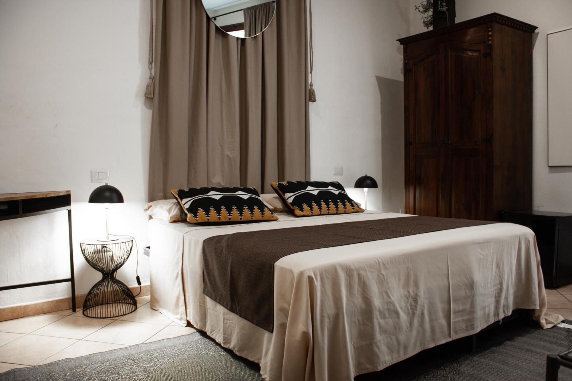 Castello'S Rooms Cagliari Bagian luar foto